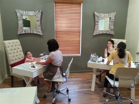 Greentoes Is A Leading Nail Salons We Take Best Care Of Your Nails By Using Products Made Of