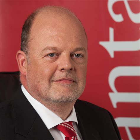 Damit aus einer beratung eine stabile anlagestrategie wird. Olaf Peter Poenisch - CEO/Geschäftsführer - Santander ...