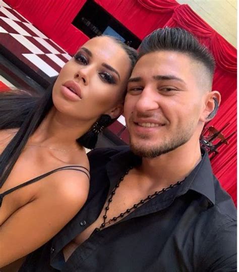 Un nou reality show în care 7 fete și 7 băieți ce nu se cunosc își caută dragostea adevărată. Andra de la Puterea Dragostei, poza şocantă cu ea! - KFetele