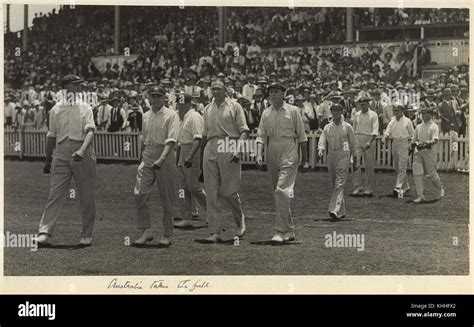 1 233100 Australian Test Cricket Team In Brisbane 1928 Stock Photo Alamy