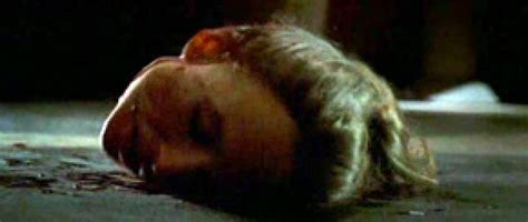 A texasi láncfűrészes egész korrekt remake lett, az eredetinél pörgősebb, és brutálisabb. Hetvenöt (2007) | Teljes filmadatlap | Mafab.hu