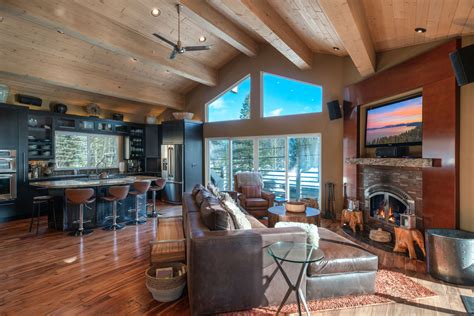 Tahoe's beautiful north shore offers visitors hundreds of conveniently located vacation rentals minutes from the lake, ski resorts, marinas, shopping and other popular places to see and enjoy. Work from Home Rentals | North Lake Tahoe Lodging | Tahoe ...