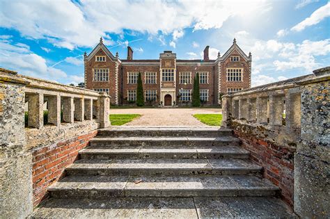 16th Century Elizabethan Manor House Set Over 200 Acres