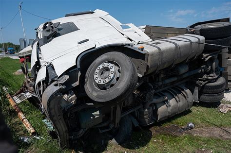 See How Truck Accident Lawyer Can Help Build Your Cargo Accident Claim