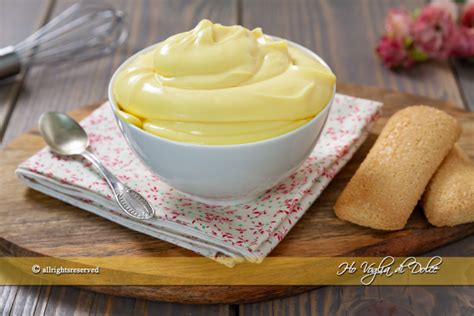 Una ricetta scontata, ma non così semplice da preparare, perché basta un minimo errore o cambiamento che la nostra crema risulterà molle o smontata. Crema al mascarpone perfetta ricetta facile | Ho Voglia di ...