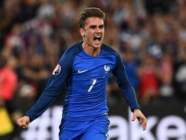 Griezmann is a very mobile player, with the ability to combine with teammates or make individual plays, while also helping out at the defensive end by bringing pressure. Euro 2016: Antoine Griezmann deserves to be compared with ...