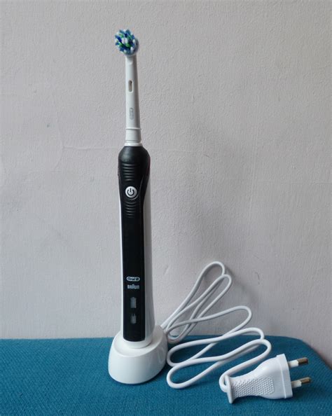 Oral b malaysia is widely known for their line of electric toothbrush. Chez Maximka: Oral-B Pro 2500 Electric Toothbrush