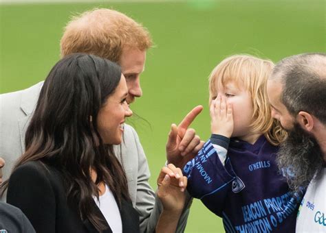 A Little Kid Touched Meghan Markle's Hair — And Harry ...