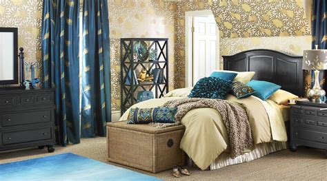 See more ideas about peacock bedroom, peacock, bedroom inspirations. Ombre Peacock 5x8 Rug | Peacock decor, Bedroom decor ...