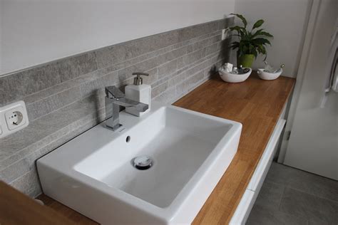 Badezimmer renovieren badezimmer grundriss bad einrichten bad fliesen kleine badezimmer badezimmer duschkabine badezimmer anthrazit schöne unterschrank waschtisch. Badezimmer Waschtisch halbhoch mit Mosaik. Farblich ...