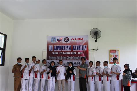 Check spelling or type a new query. UJI KOMPETENSI KEAHLIAN SEBAGAI SARANA UNJUK KEMAMPUAN ...