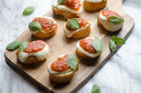 Tomato, Mozzarella and Basil Bruschetta | Giadzy