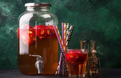 Un Drink Mostruoso Perfetto Per Halloween Bastano Due Ingredienti