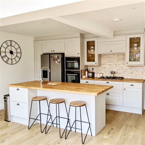 Mfi kelmscott howdens haworth kitchen door 600mm x 664mm solid oak white kw67. Fairford Dove Grey Kitchen | Kitchen room design, Open ...