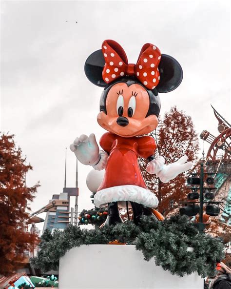 Minnie Mouse Statue In Disneyland Paris Christmas Outfit In Winter At