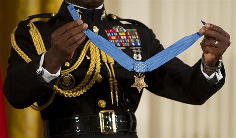 Medal Of Honor Amazing Facts Medal Of Honor Amazing Facts And Notable Honorees Cbs News