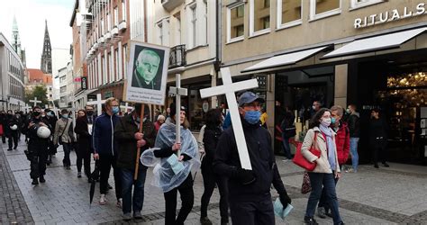 Protest Gegen 1000 Kreuze Marsch Szybalskide