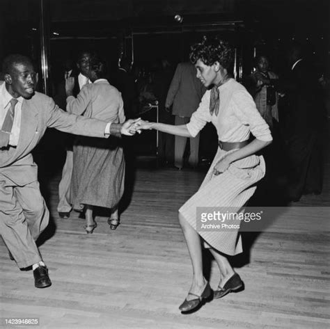 Black Swing Dance Photos Et Images De Collection Getty Images