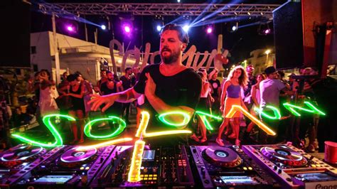 Ten years ago he played on the same stage as an upcoming artist, a decade later he celebrates the twenty years of the festival with a closing set. Solomun à ParisLongchamp : La nuit la plus ouf du mois de ...