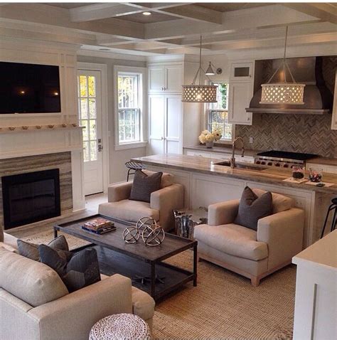 It gives to the space more elegant and sophisticated look. Pin by Jennifer Thomson on House ideas/ decor | Living ...
