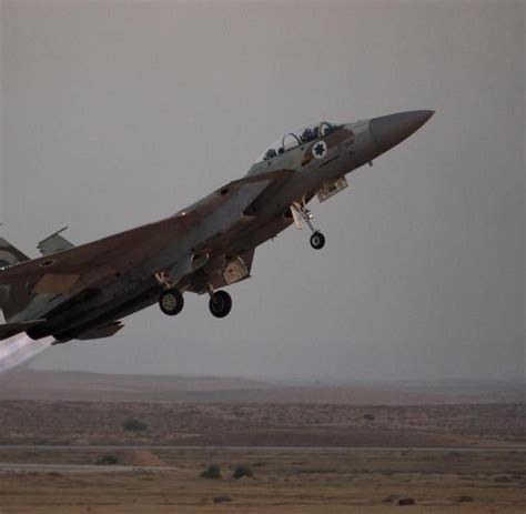 Israels Luftwaffe Greift Ziele In Syrien An Welt