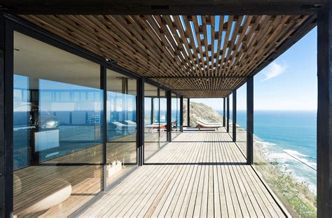 Stunning Contemporary Weekend Escape On The Edge Of A Cliff With Ocean