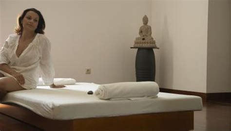 Lomi Lomi Massage Vs Thai Yoga Massage Healthy Living