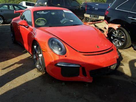 2016 Porsche 911 Gt3 Wrecked With 365 Miles On The Clock Autoevolution