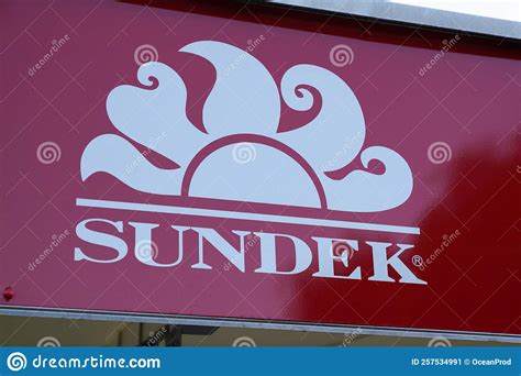 Sundek Logo Text And Sign Brand Front Wall Facade Shop Of Swimwear