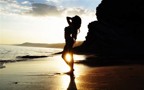 Beach Sunset Girl Silhouette Wallpaper 2560x1600 29260