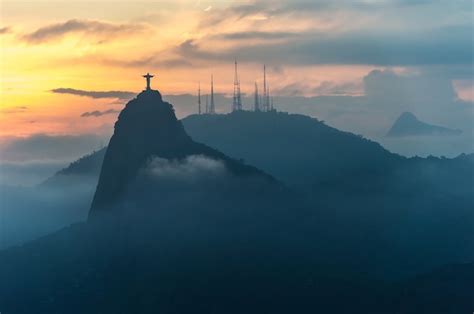 Premium Photo Sunset At Christ Redeemer Rio De Janeiro Brazil