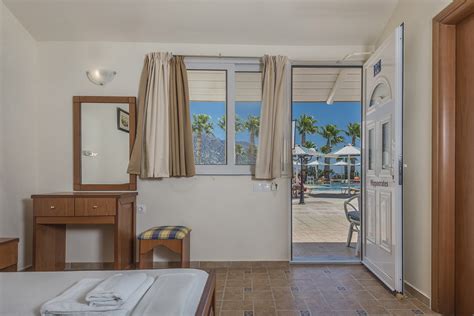 rooms mammis beach hotel