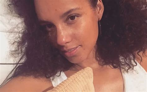 EXPOSED Alicia Keys Nude ICloud Leak Leaked BLACK