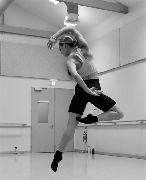 Pinterest Goldyn In 2021 Dancing Aesthetic Dance Photography