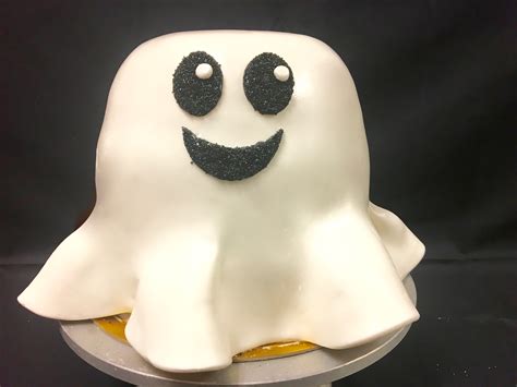 How To Make A Candy Filled Ghost Cake For Halloween