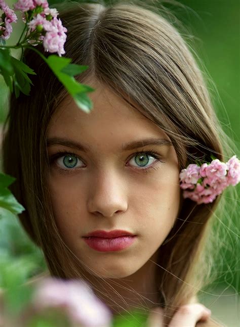 But your eyes have a tint of gold. Amazing Girls With Green Eyes - Miladies.net