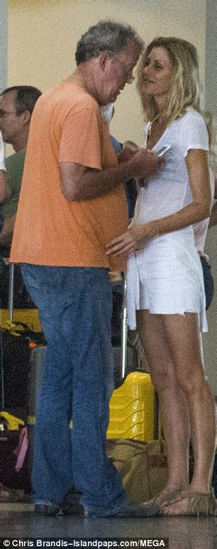 Jeremy Clarkson Shares A Kiss With Girlfriend Lisa Hogan Daily Mail