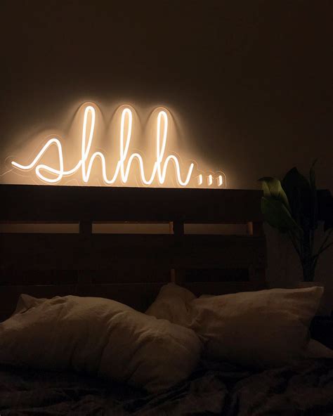20 Neon Light Signs For Room