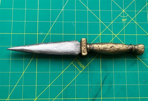 How To Make A Foam Dagger Prop For Your Loki Cosplay Cosplay Central