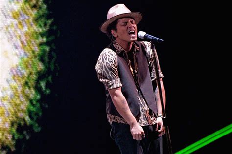 Bruno Mars Wins Best Male Video At The 2013 Mtv Vmas