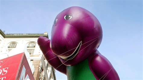 25 Years Ago Barney Balloon Died At Macys Thanksgiving Day Parade
