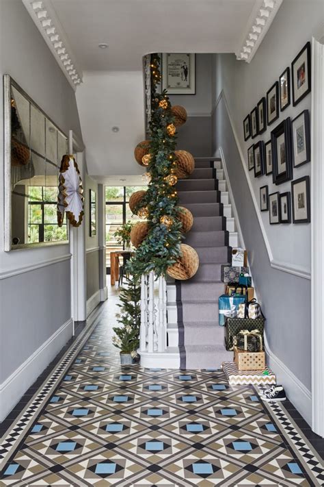 Make Your Home Sparkle This Season With These Easy Holiday Decorating