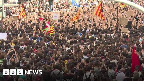 Catalonia Referendum Thousands Protest Spanish Police Violence