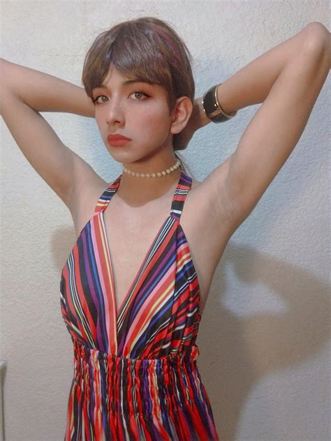 Would you help me get this dress off? | Scrolller