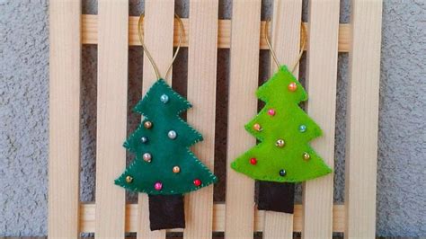 Realizzare un albero di natale riciclando un pallet per esempio, non è proprio difficile, basta un po' di bricolage e di buon gusto. Crea delle Belle Decorazioni Natalizie di Feltro - Fai da ...