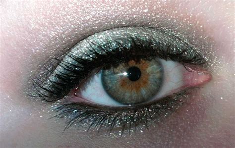 For example, purples and reddish coppers will pull out the green in hazel eyes, while pinks and purples will let yellow flecks in hazel eyes shine. Pin by Sara Clark on Beauty | Hazel eye makeup, Beautiful ...