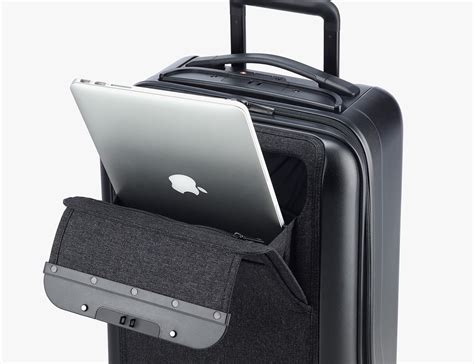 Bluesmart Black Smart Suitcase » Gadget Flow