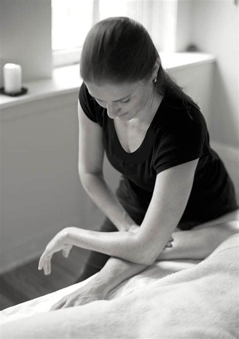 Shari Auth Performing Deep Tissue Massage