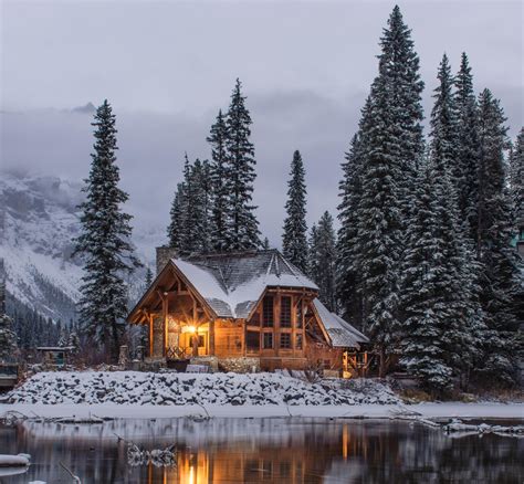 Cozy Winter Cabin Cozyplaces