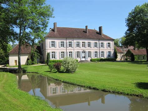 East Of France 18th 19th Century Listed Chateau On 16 Hectares Of Park